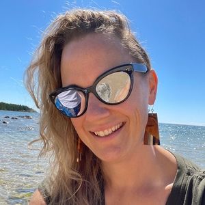 Meet your Posher, April